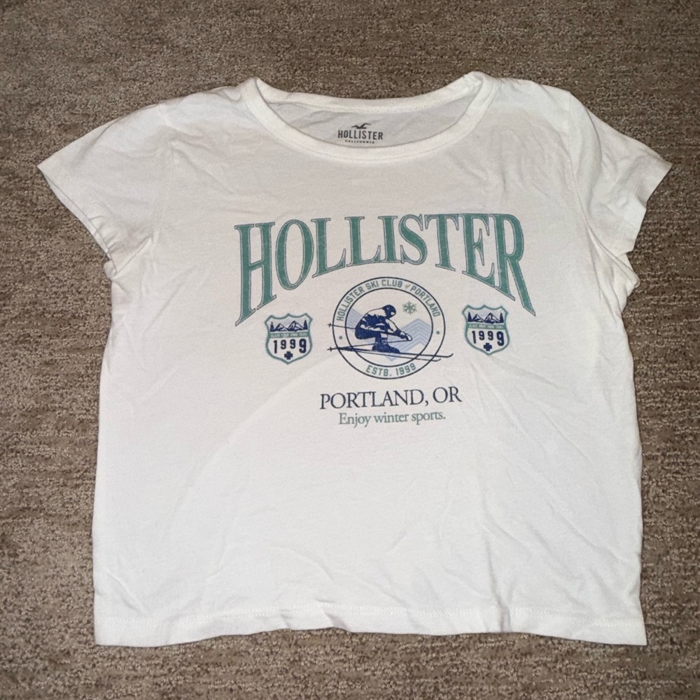 Hollister Cream Graphic Tee